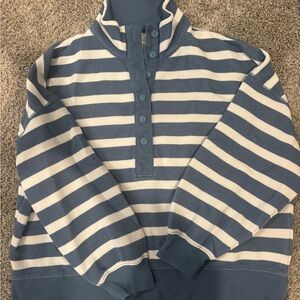 American Eagle Outfitters Blue and Cream Sweater